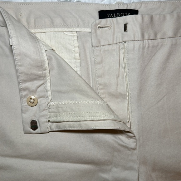 Talbots Classic Flat Front Khaki Casual Shorts Size 14 - Picture 3 of 9